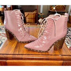 Pink JETSETTER BOOTIE Brand Charles by Charles David Size 9M